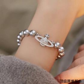 西太後珍珠手鍊今年珍珠手鍊也是大勢，珍珠上手真的絕絕子～土星搭配珍珠奶酷奶酷的