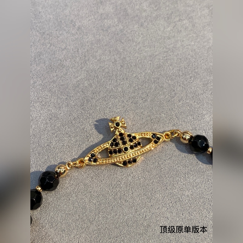 西太後珍珠手鍊今年珍珠項鍊也是大勢，珍珠上身真的絕絕子～土星搭配珍珠奶酷奶酷的