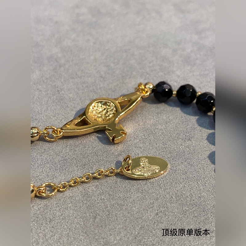 西太後珍珠手鍊今年珍珠項鍊也是大勢，珍珠上身真的絕絕子～土星搭配珍珠奶酷奶酷的