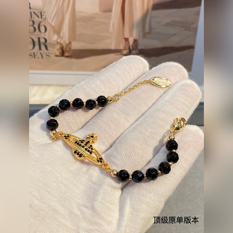 西太後珍珠手鍊今年珍珠項鍊也是大勢，珍珠上身真的絕絕子～土星搭配珍珠奶酷奶酷的