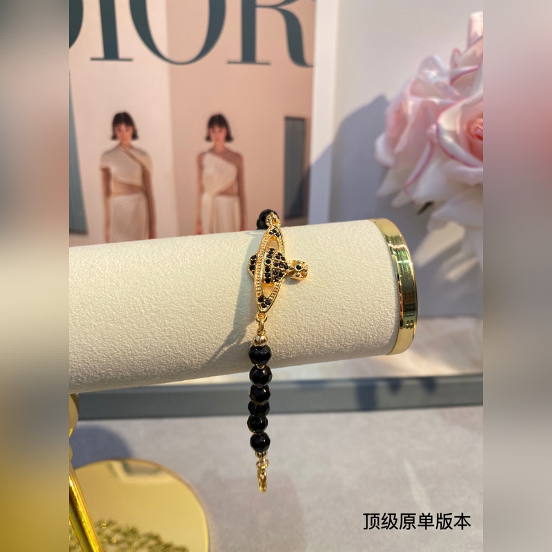 西太後珍珠手鍊今年珍珠項鍊也是大勢，珍珠上身真的絕絕子～土星搭配珍珠奶酷奶酷的