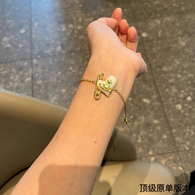 西太後珍珠手鍊 今年珍珠項鍊也是大勢，珍珠上身真的絕絕子～銀色土星搭配珍珠奶酷