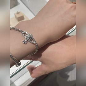 西太後土星鑲鑽手鍊 經典的土星手鍊，朋克精緻，又酷又有叛逆精神，日常搭配正裝休