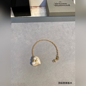西太後 vivienne 珍珠桃心愛心 土星手鍊珍珠搭配桃心圖案設計，搭配珍珠