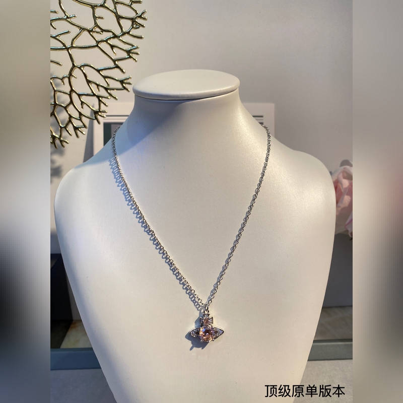 土星鑲鑽項鍊，太精緻了喜歡這種小而精緻的款，是種很精緻的飾品！這個東西我說來說去