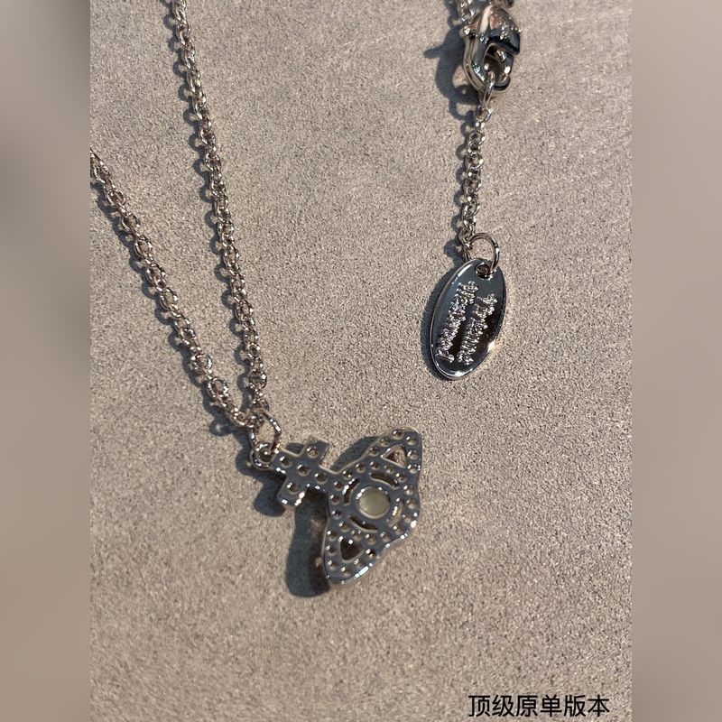 土星鑲鑽項鍊，太精緻了喜歡這種小而精緻的款，是種很精緻的飾品！這個東西我說來說去