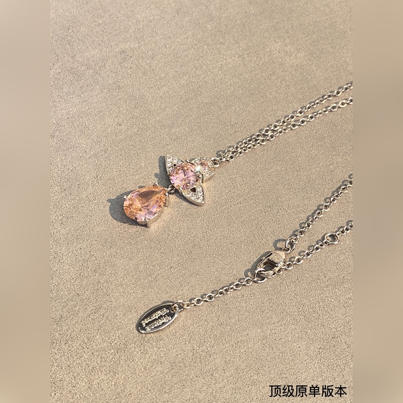 西太後立體土星項鍊今年土星項鍊也是大勢，上身真的絕絕子～銀色土星搭配鑲鑽 作為