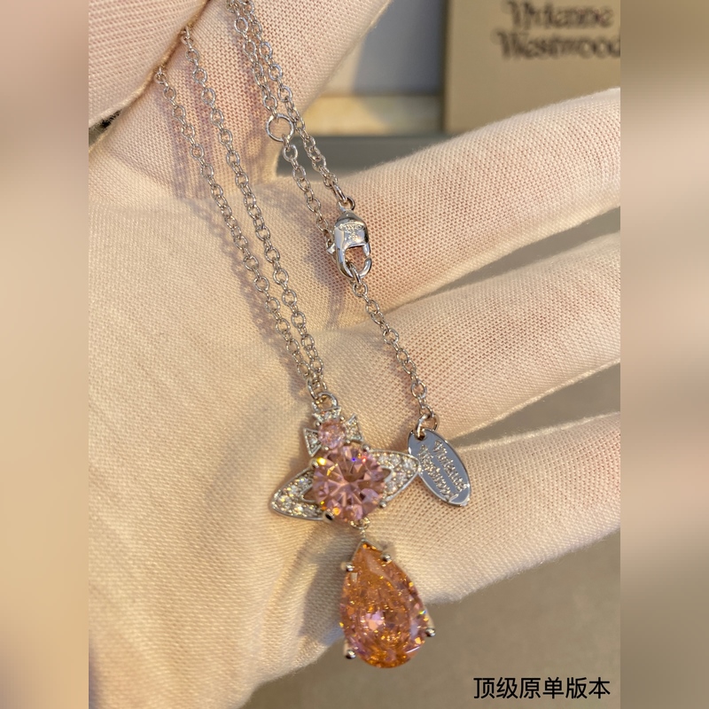 西太後立體土星項鍊今年土星項鍊也是大勢，上身真的絕絕子～銀色土星搭配鑲鑽 作為