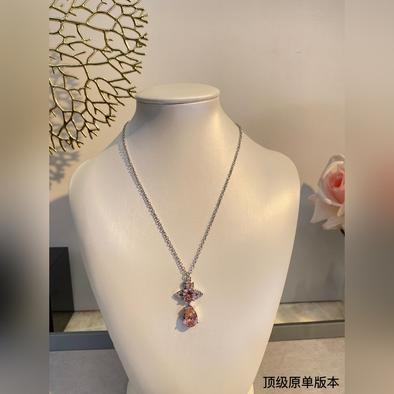 西太後立體土星項鍊今年土星項鍊也是大勢，上身真的絕絕子～銀色土星搭配鑲鑽 作為