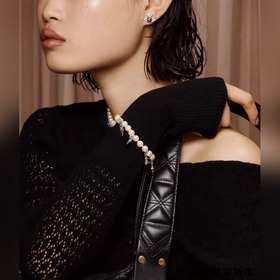 項(xiàng)鍊價(jià)格2200    手鍊價(jià)格2000 【VivienneWestwood】什