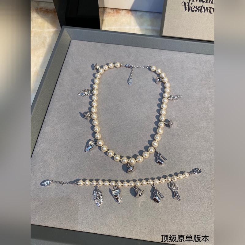 項鍊價格2200    手鍊價格2000 【VivienneWestwood】什