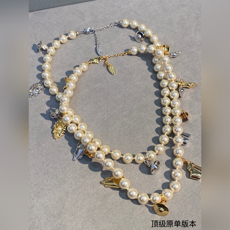 項鍊價格2200    手鍊價格2000 【VivienneWestwood】什