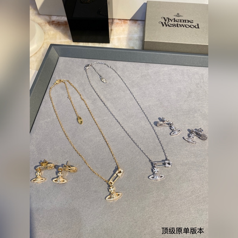 項(xiàng)鍊價格2200 耳釘價格1900 西太後土星鑲鑽套裝 優(yōu)雅大方精工設(shè)計(jì) 非常修