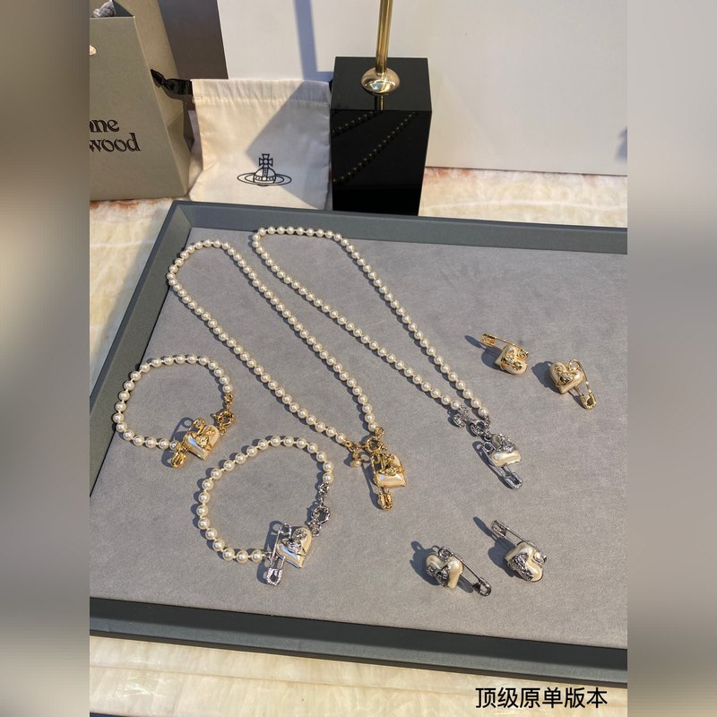 項鍊價格2200  手鍊價格2000  耳釘價格2000  西太後 vivien