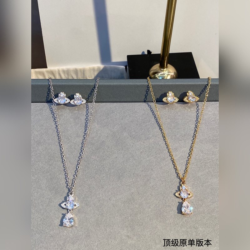 項鍊2200 耳釘1800 西太後土星鑲鑽套裝 優雅大方精工設計 非常修飾臉型