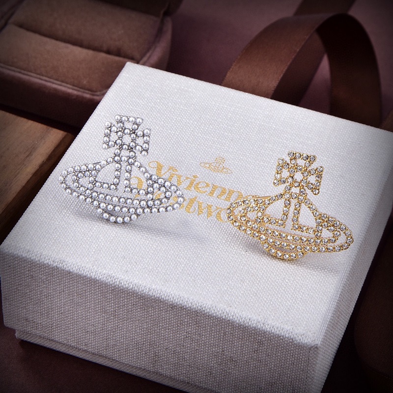 Vivienne Westwood薇薇安西太後土星胸針 優雅大方精工設計 非常修