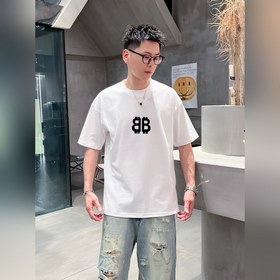 巴黎世家 新款字母印花雙層重工短袖T桖 字母圖案不管是T桖還是衛衣都是每年的爆款