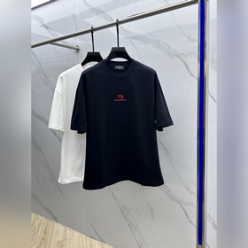 Balenciaga·巴黎世家 2025FW春夏新品圓領打底外穿T恤，立體感lo