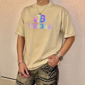 巴黎世家 2025春夏款/官網同步 面料采用重磅純棉精梳棉面料，OS寬松版型，上