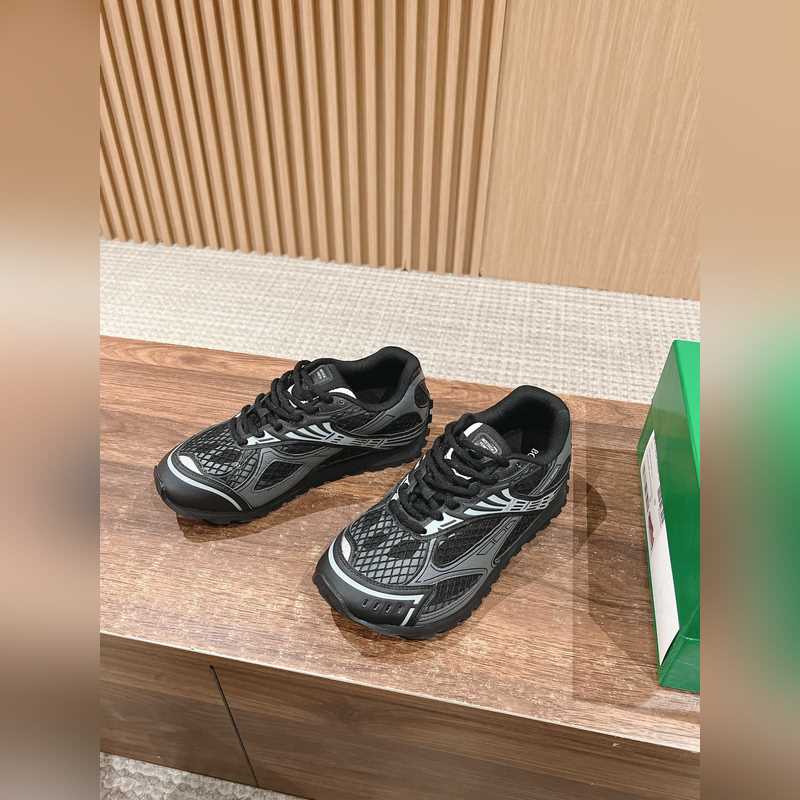 葆蝶家運動鞋 王一博 同款 情侶款休閑鞋老爹鞋！Runner運動鞋！原版輕質科技