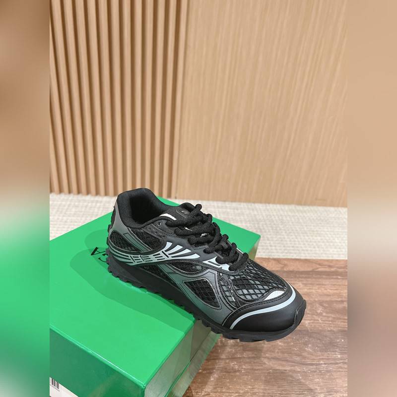 葆蝶家運動鞋 王一博 同款 情侶款休閑鞋老爹鞋！Runner運動鞋！原版輕質科技