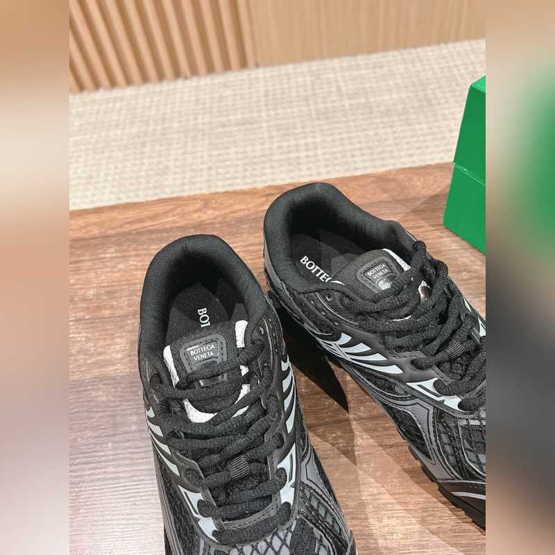 葆蝶家運動鞋 王一博 同款 情侶款休閑鞋老爹鞋！Runner運動鞋！原版輕質科技