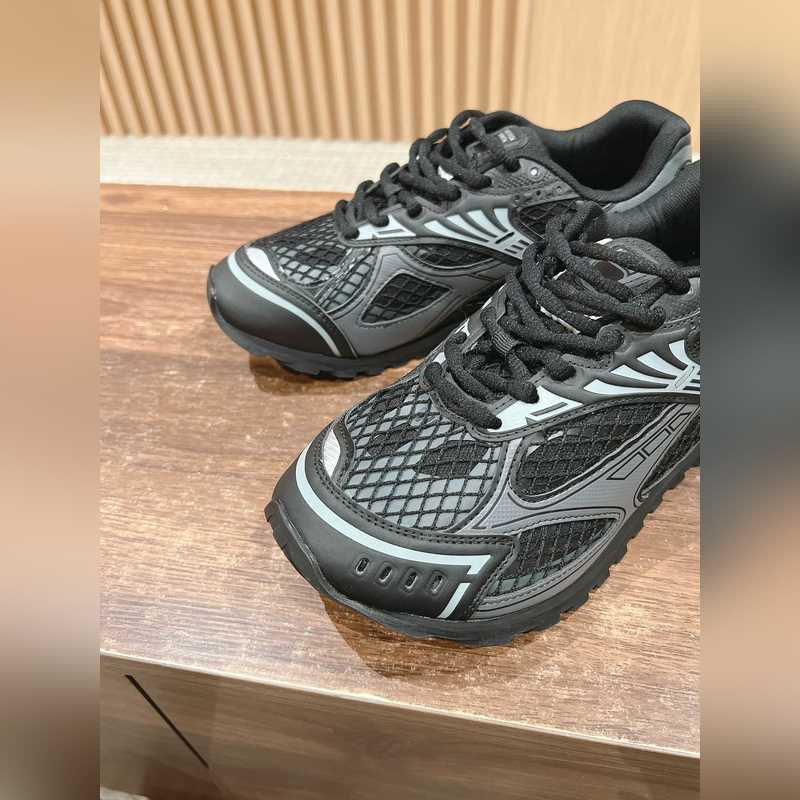 葆蝶家運動鞋 王一博 同款 情侶款休閑鞋老爹鞋！Runner運動鞋！原版輕質科技