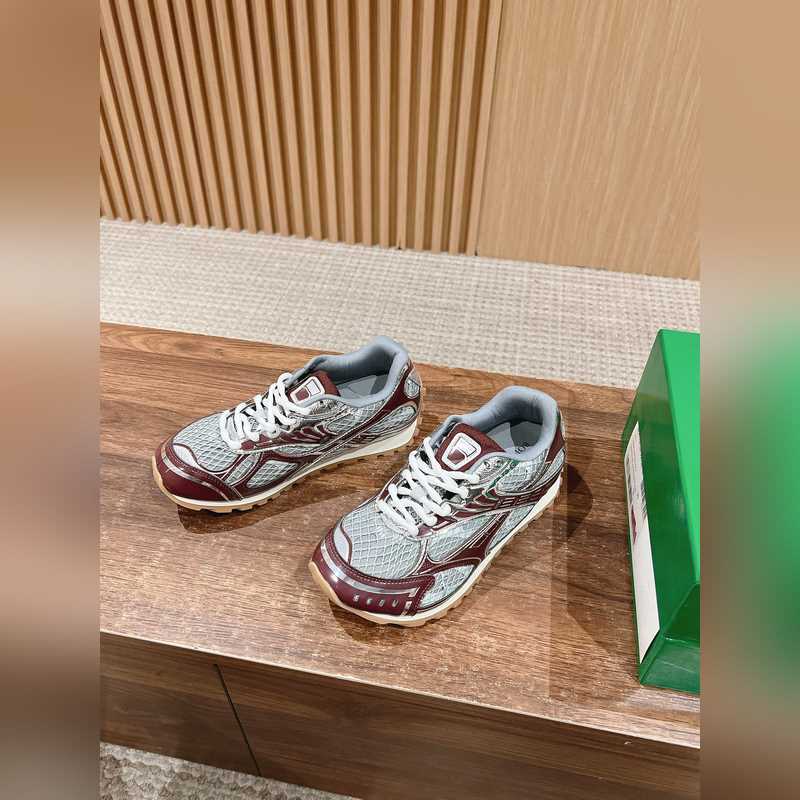 葆蝶家運動鞋 王一博 同款 情侶款休閑鞋老爹鞋！Runner運動鞋！原版輕質科技