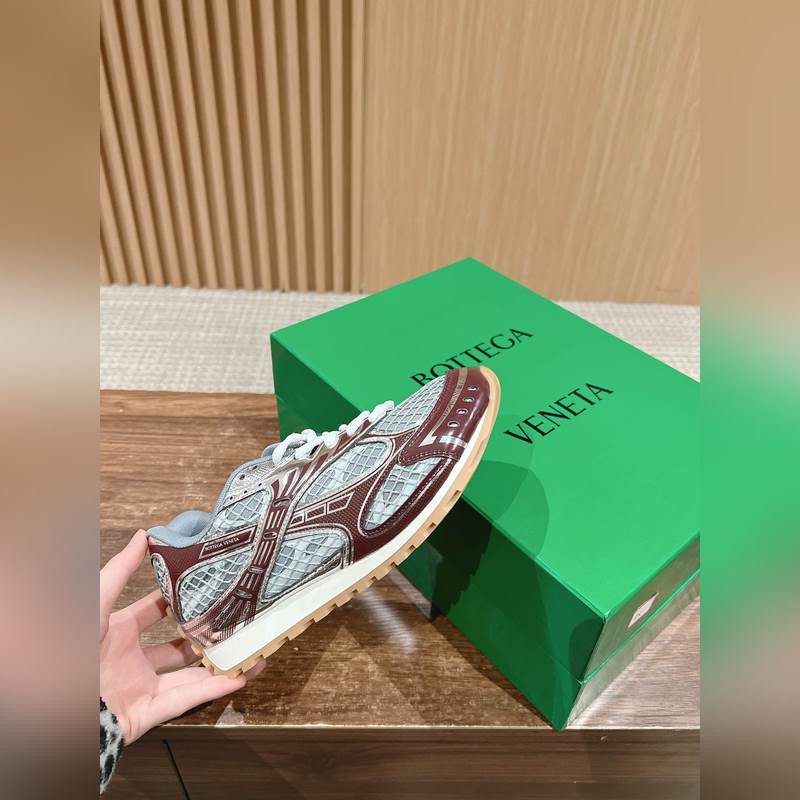 葆蝶家運動鞋 王一博 同款 情侶款休閑鞋老爹鞋！Runner運動鞋！原版輕質科技