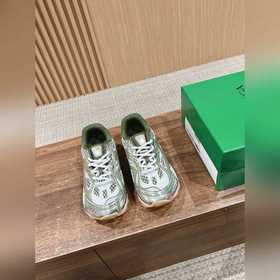 葆蝶家運動鞋 王一博 同款 情侶款休閑鞋老爹鞋！Runner運動鞋！原版輕質(zhì)科技