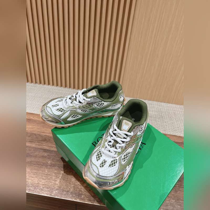 葆蝶家運動鞋 王一博 同款 情侶款休閑鞋老爹鞋！Runner運動鞋！原版輕質科技