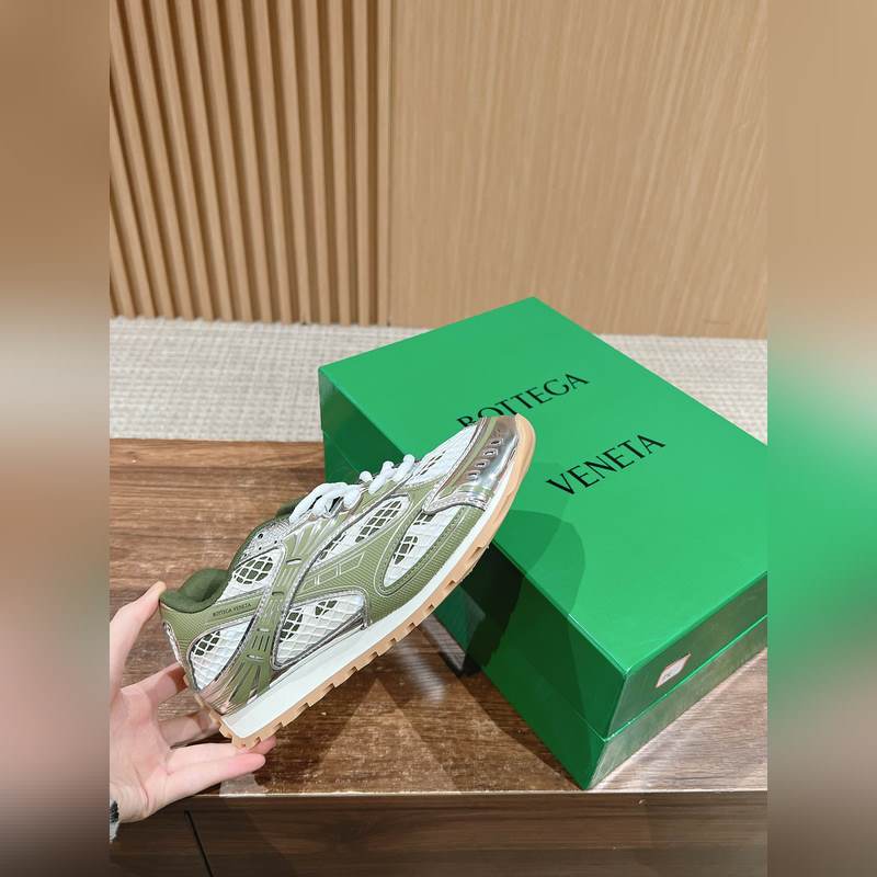 葆蝶家運動鞋 王一博 同款 情侶款休閑鞋老爹鞋！Runner運動鞋！原版輕質科技