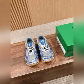 葆蝶家運動鞋 王一博 同款 情侶款休閑鞋老爹鞋！Runner運動鞋！原版輕質(zhì)科技