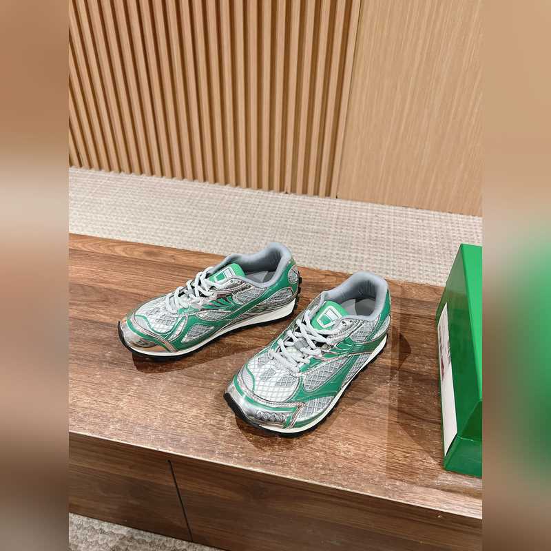 葆蝶家運動鞋 王一博 同款 情侶款休閑鞋老爹鞋！Runner運動鞋！原版輕質科技