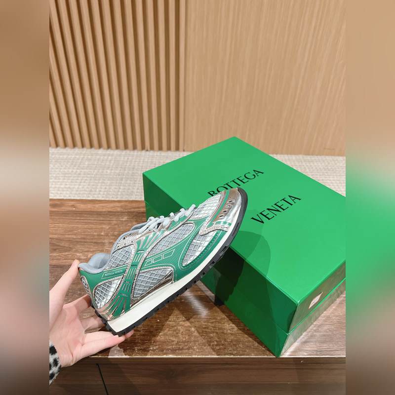 葆蝶家運動鞋 王一博 同款 情侶款休閑鞋老爹鞋！Runner運動鞋！原版輕質科技