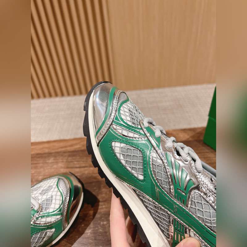 葆蝶家運動鞋 王一博 同款 情侶款休閑鞋老爹鞋！Runner運動鞋！原版輕質科技