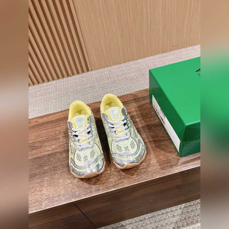 葆蝶家運(yùn)動(dòng)鞋 王一博 同款 情侶款休閑鞋老爹鞋！Runner運(yùn)動(dòng)鞋！原版輕質(zhì)科技