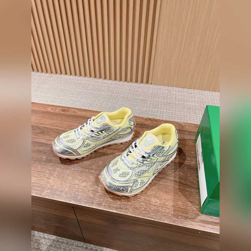 葆蝶家運(yùn)動(dòng)鞋 王一博 同款 情侶款休閑鞋老爹鞋！Runner運(yùn)動(dòng)鞋！原版輕質(zhì)科技