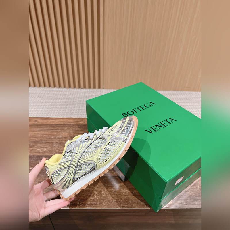 葆蝶家運(yùn)動(dòng)鞋 王一博 同款 情侶款休閑鞋老爹鞋！Runner運(yùn)動(dòng)鞋！原版輕質(zhì)科技