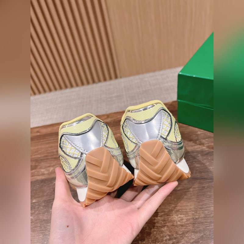 葆蝶家運(yùn)動(dòng)鞋 王一博 同款 情侶款休閑鞋老爹鞋！Runner運(yùn)動(dòng)鞋！原版輕質(zhì)科技