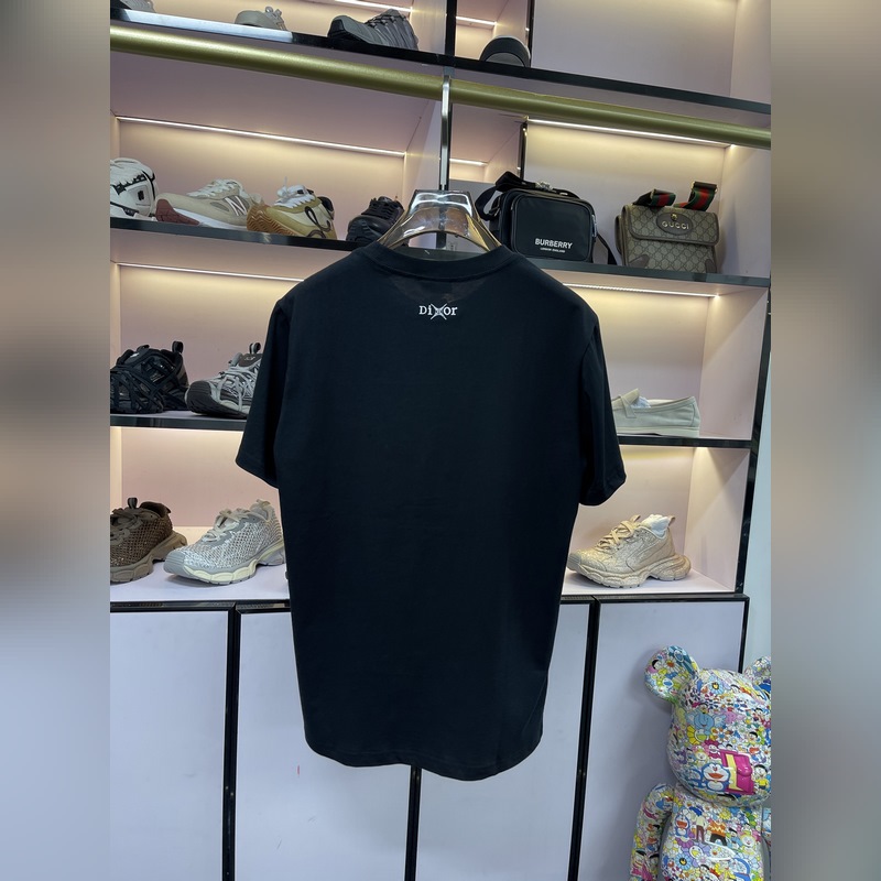 S-2XLDior 25SS春夏新款首發(fā)專櫃最新款短袖圓領(lǐng)T恤 高端訂制 設(shè)計(jì)前