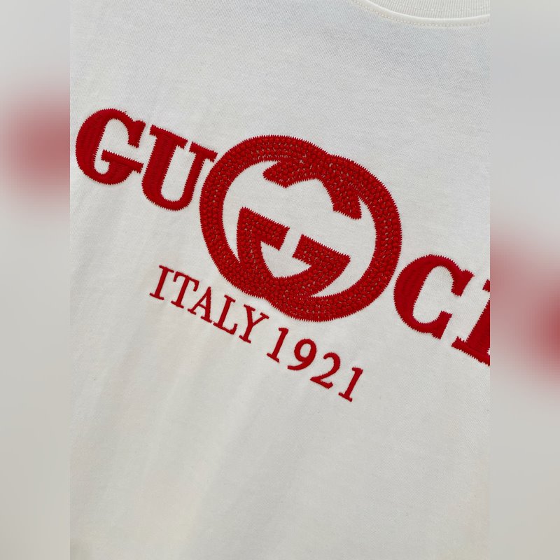 Gucci 25ss春夏新款首發專櫃最新款短袖圓領T恤 高端訂制 設計前衛時尚！