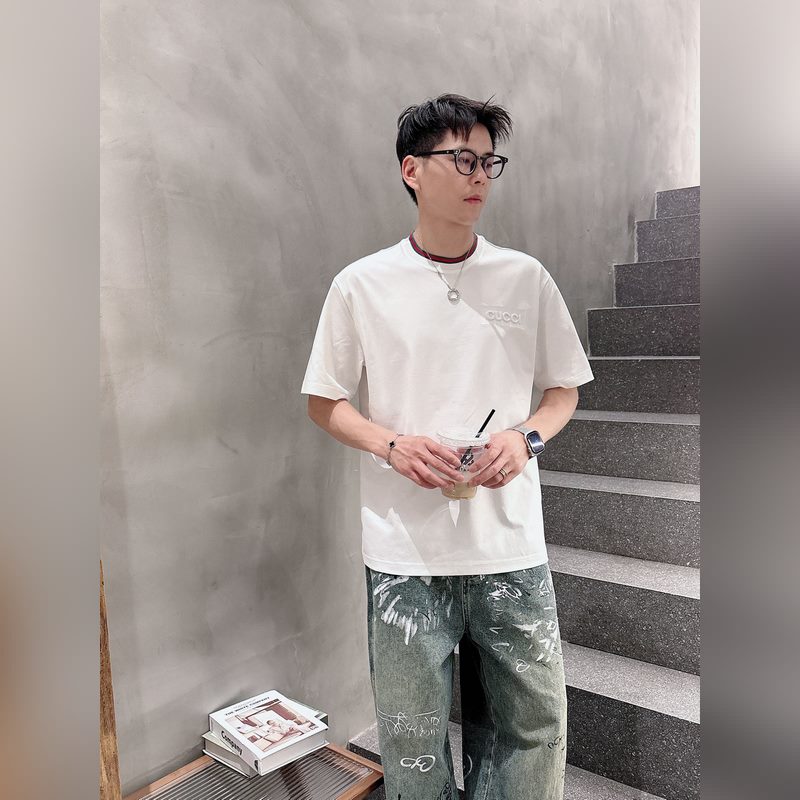 Gucci/古奇，2025夏季最新款，專櫃同步有售，原單狠貨，時尚休閑圓領(lǐng)短袖T