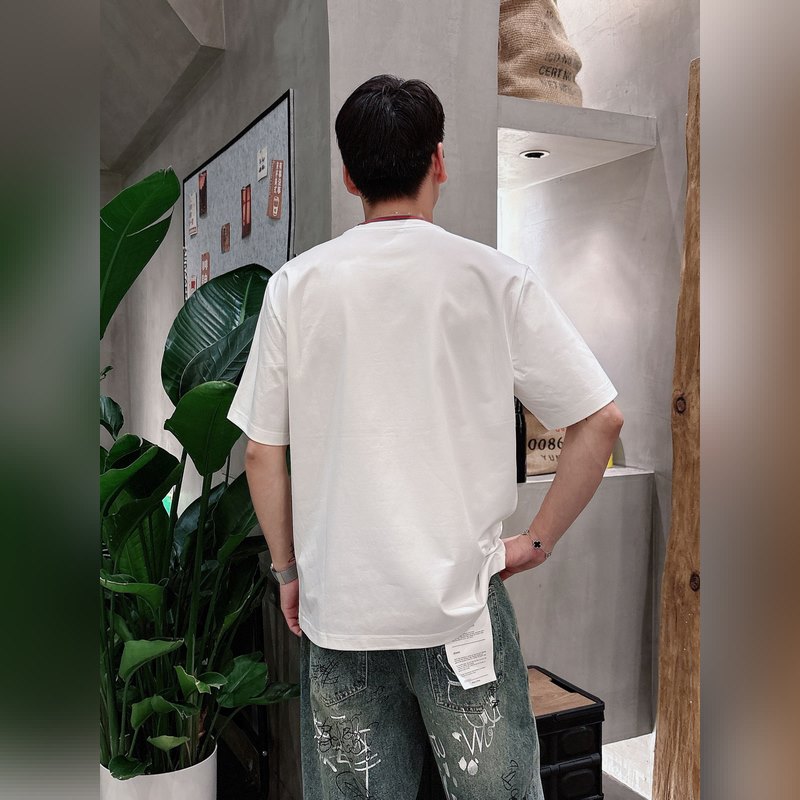 Gucci/古奇，2025夏季最新款，專櫃同步有售，原單狠貨，時尚休閑圓領(lǐng)短袖T