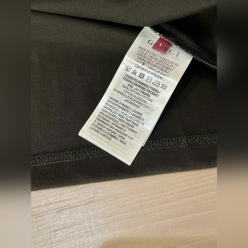 GUCCI 2025春夏新品進口植絨字母印花短袖T恤；定制櫃臺同步面料，胸前進口