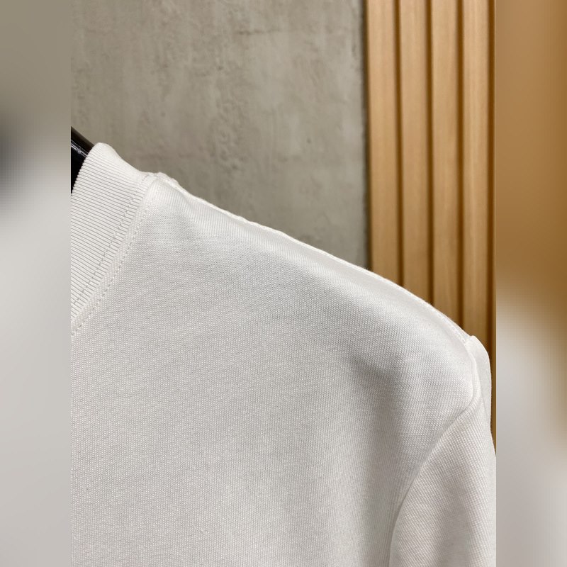 Gucci 25ss春夏新款首發(fā)專櫃最新款短袖圓領(lǐng)T恤 高端訂制 設(shè)計前衛(wèi)時尚！