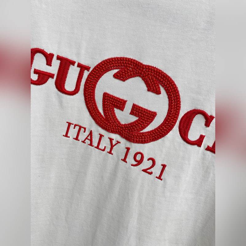 Gucci 25ss春夏新款首發(fā)專櫃最新款短袖圓領(lǐng)T恤 高端訂制 設(shè)計前衛(wèi)時尚！