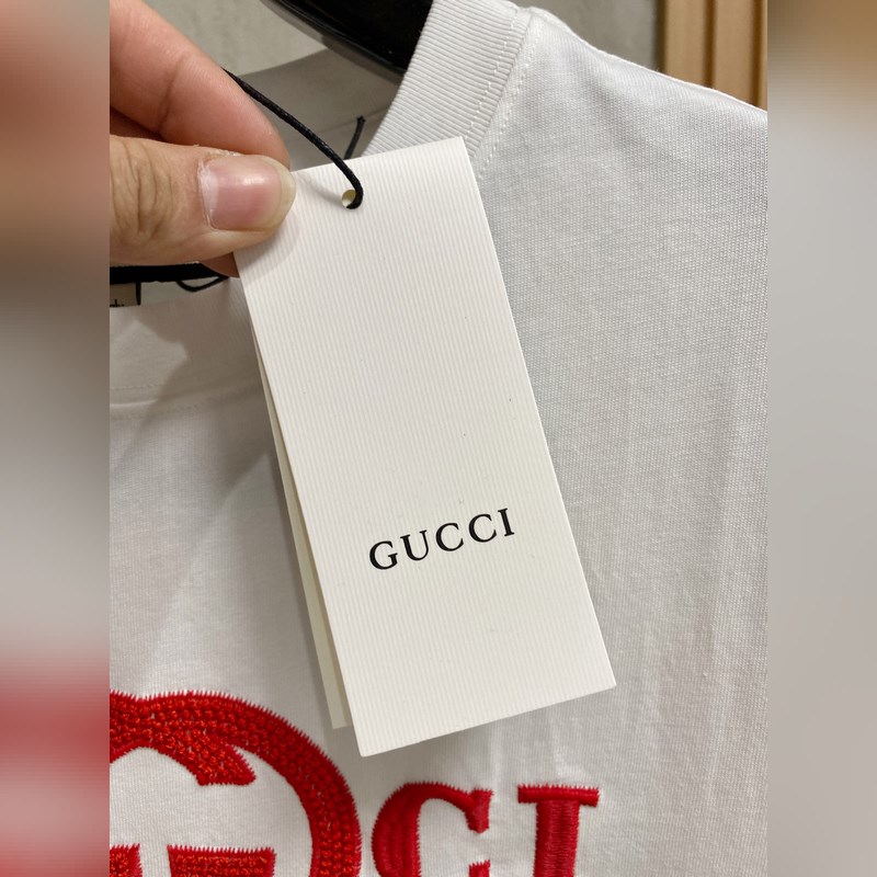 Gucci 25ss春夏新款首發(fā)專櫃最新款短袖圓領(lǐng)T恤 高端訂制 設(shè)計前衛(wèi)時尚！