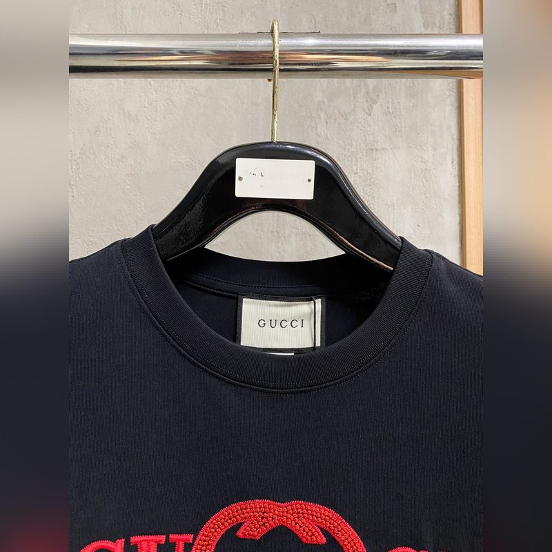 Gucci 25ss春夏新款首發(fā)專櫃最新款短袖圓領(lǐng)T恤 高端訂制 設(shè)計前衛(wèi)時尚！