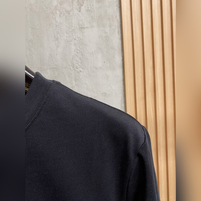 Gucci 25ss春夏新款首發(fā)專櫃最新款短袖圓領(lǐng)T恤 高端訂制 設(shè)計前衛(wèi)時尚！